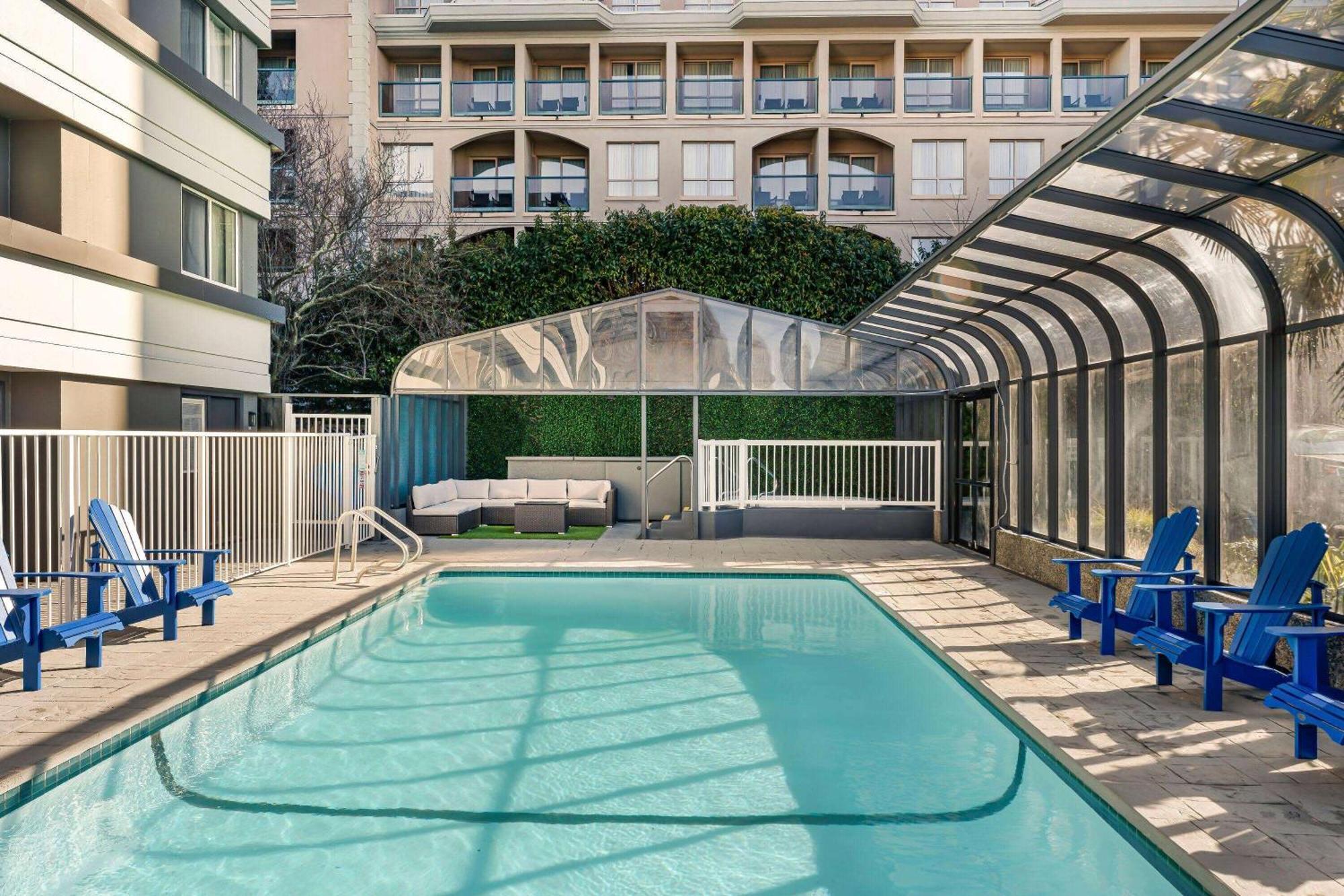 Hotel Days By Wyndham On The Harbour Victoria